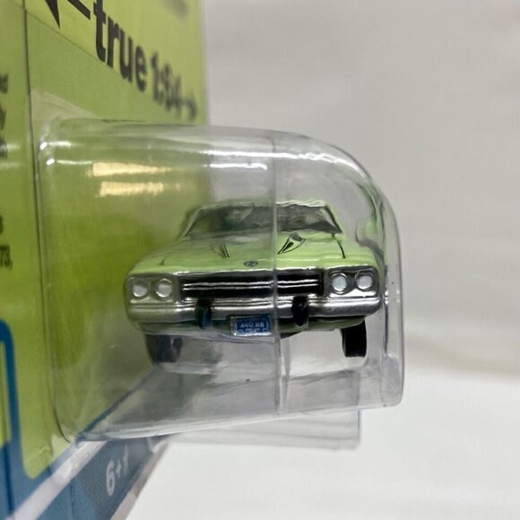 Auto World 1973 Plymouth Road Runner Vintage Muscle Mist Green Rel 1 Ver A NIP - Picture 4 of 15